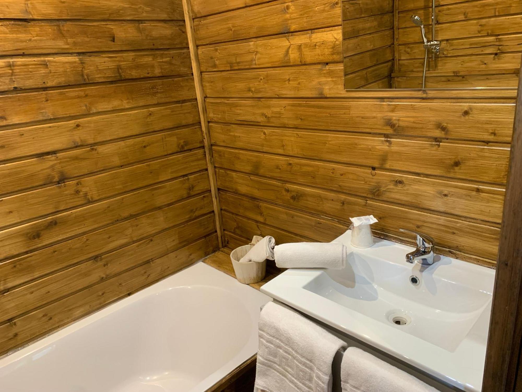 Gites Les Chalets Vezzani Spa Экстерьер фото